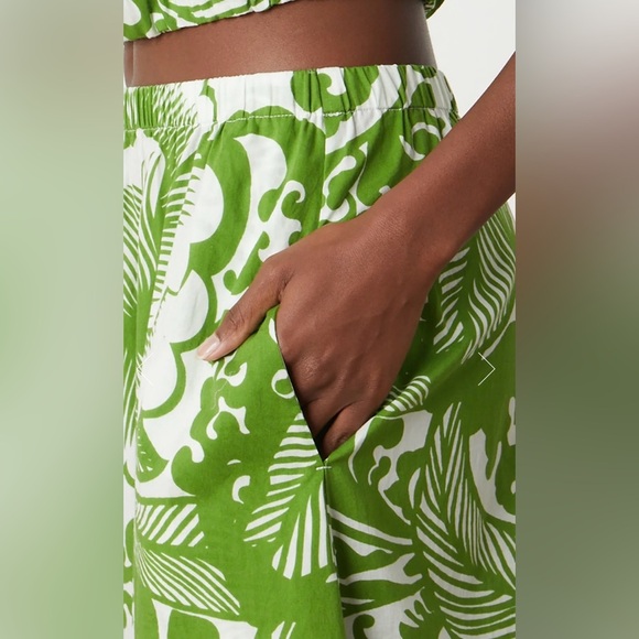 Velvet by Graham and Spencer NWT Sz M Juliana Skirt in Green Floral - Picture 5 of 8